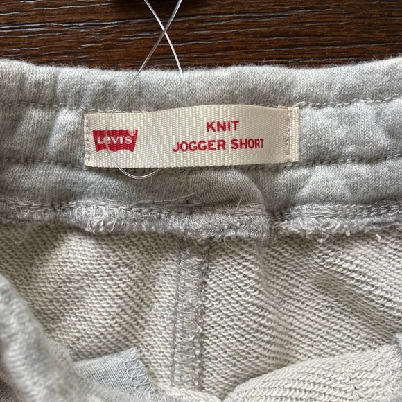 Levi’s knit jogger shorts toddler 12 months - Picture 2 of 3